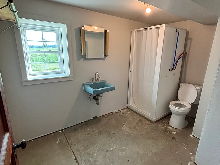5650 Wallingford Rd — Photo 9