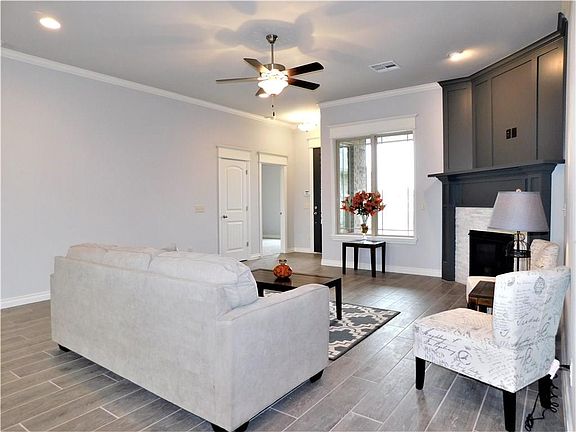 3rd image of 4213 Angel Oak Dr