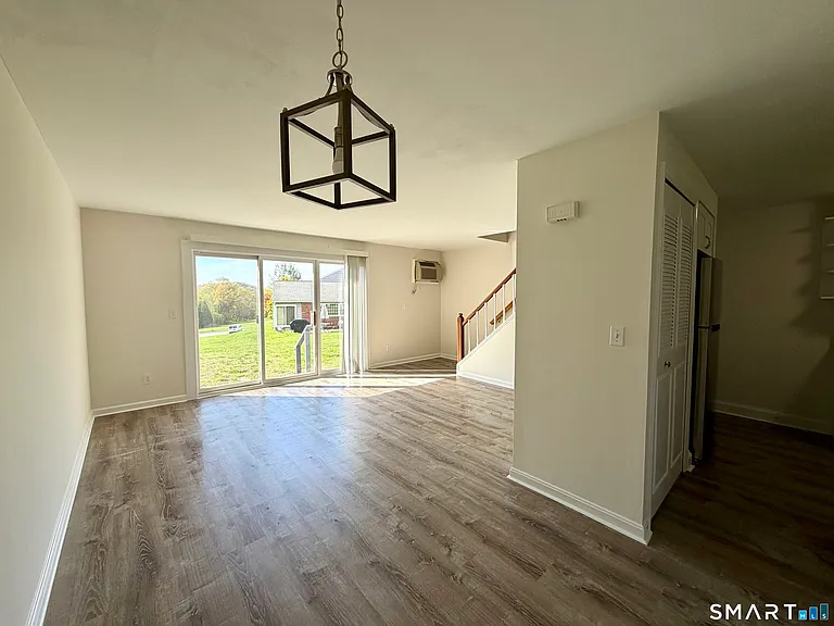 47 Old Farms Ln #47 — Photo 5