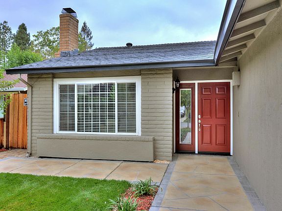 2nd image of 127 Biddleford Ct