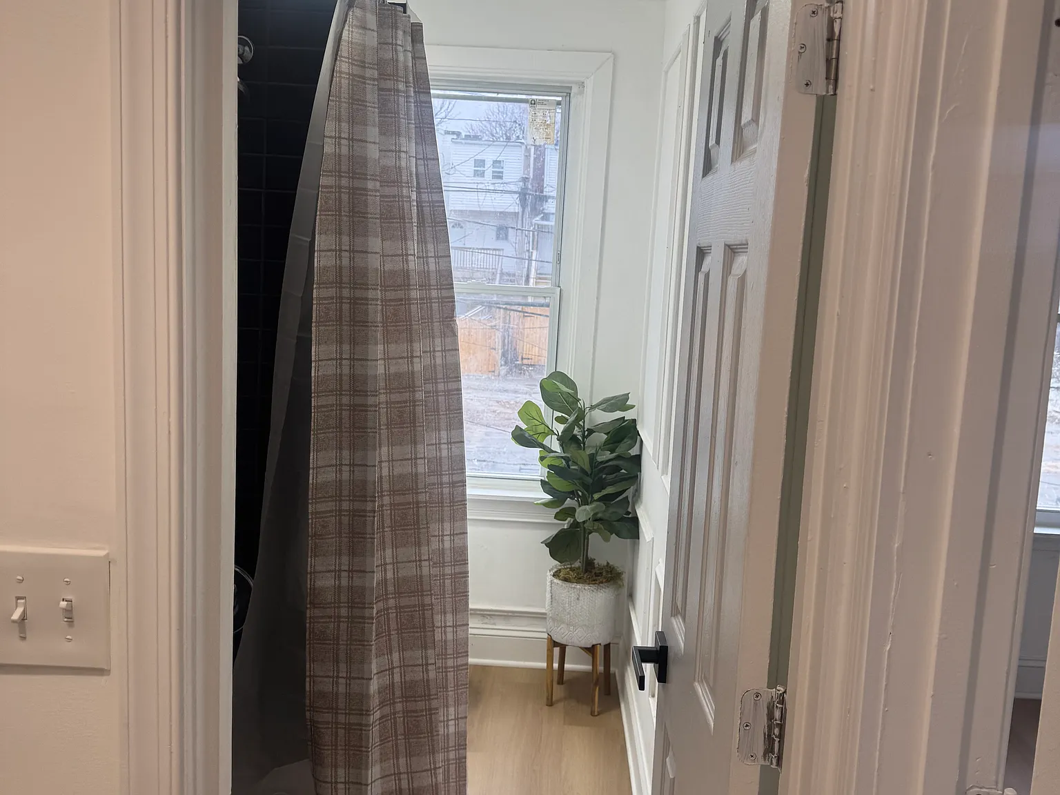 3 bed, 1092 sqft, $1,650 — Photo 2