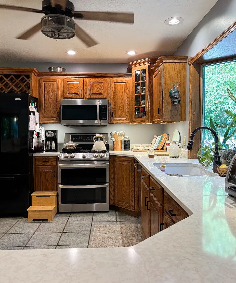 4 bed, 2.5 bath, 3164 sqft, $2,500 — Photo 3