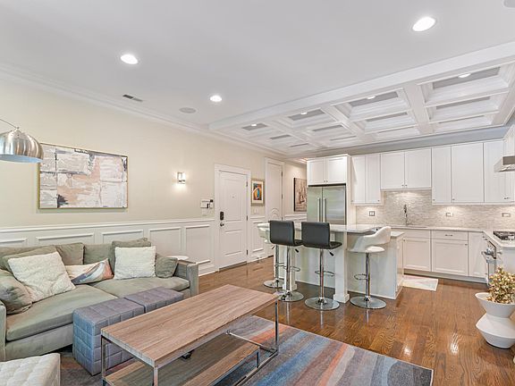 3rd image of 2223 W Wabansia Ave APT 2W