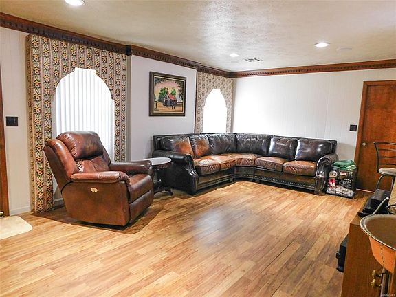 3rd image of 2919 Baldwin Brook Dr