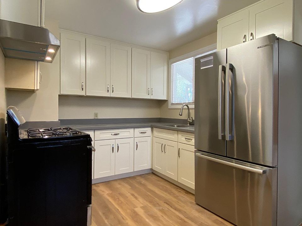 1st image of 10921 Maxine Ave