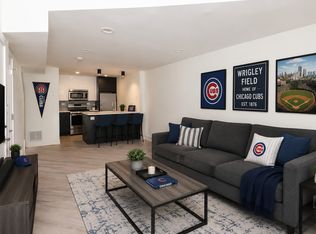 952 W Grace St #202, Chicago, IL 60613