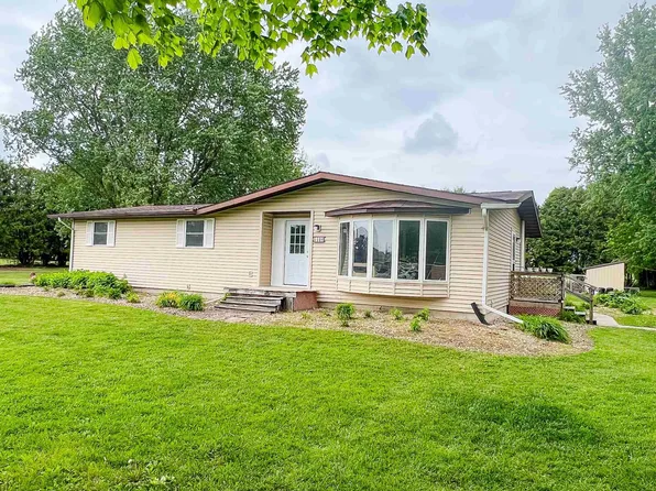 1106 Main St, Elgin, IA 52141
