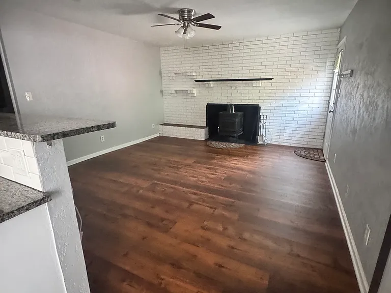 2953 Moffett Ave — Photo 9