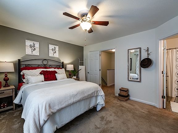 Master Bedroom with Queen Size Bed