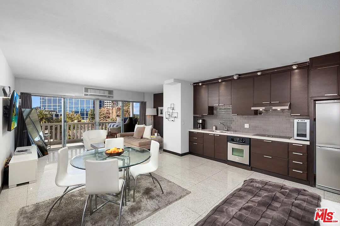Studio, 1.0 bath, 647 sqft, $4,995 — Photo 3