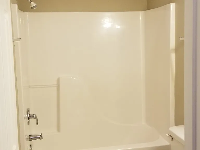 MAIN UPSTAIRS BATHROOM