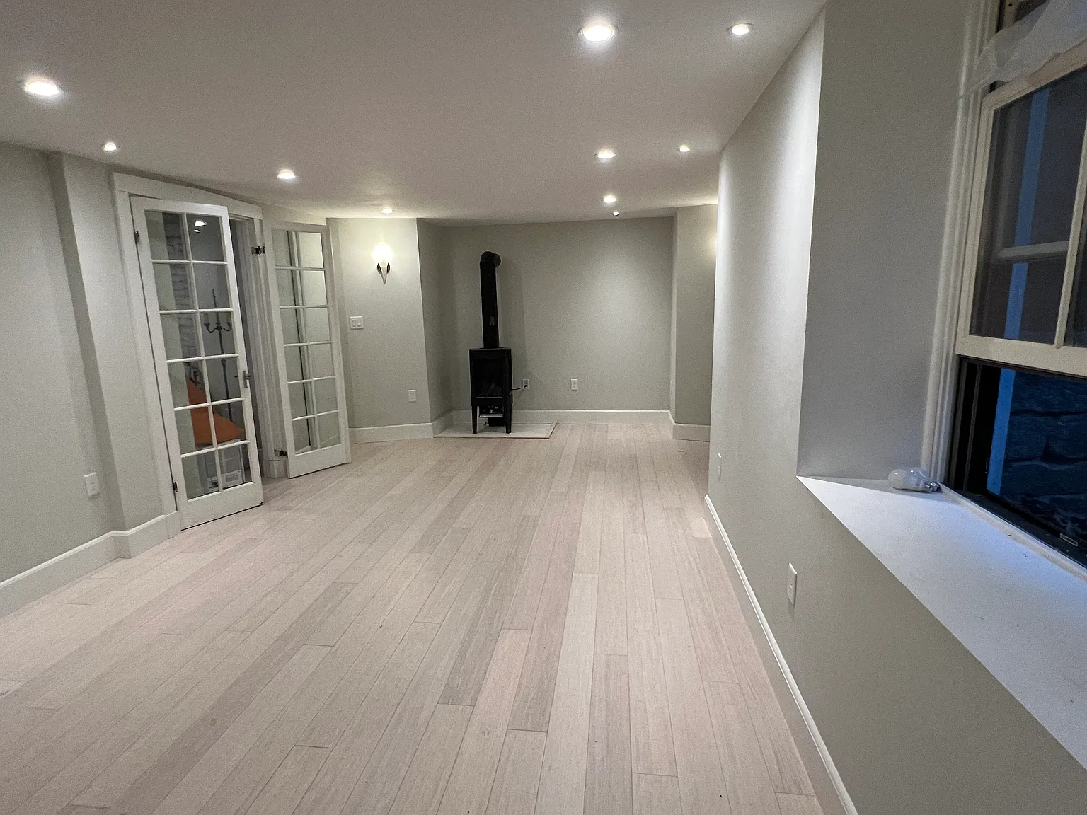 Studio, 700 sqft, $2,050 — Photo 4