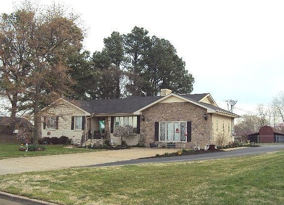 Very Little Traffic!  Conveniently Located!