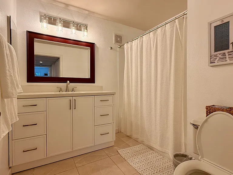 3939 Eagle St #202 — Photo 8