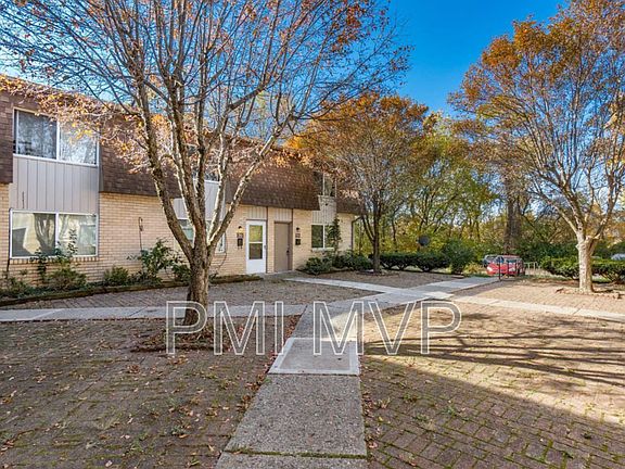 3rd image of 7272 Broadwyn Dr