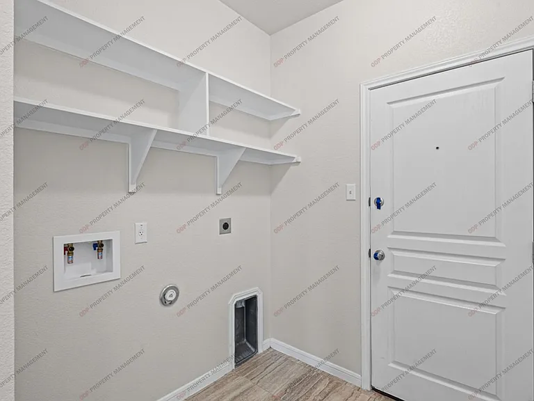 727 Cross Dr — Photo 10