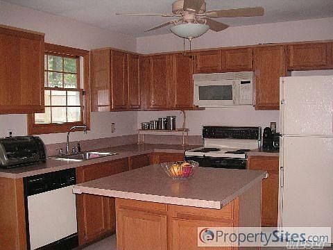 4th image of 40 Winding Ln