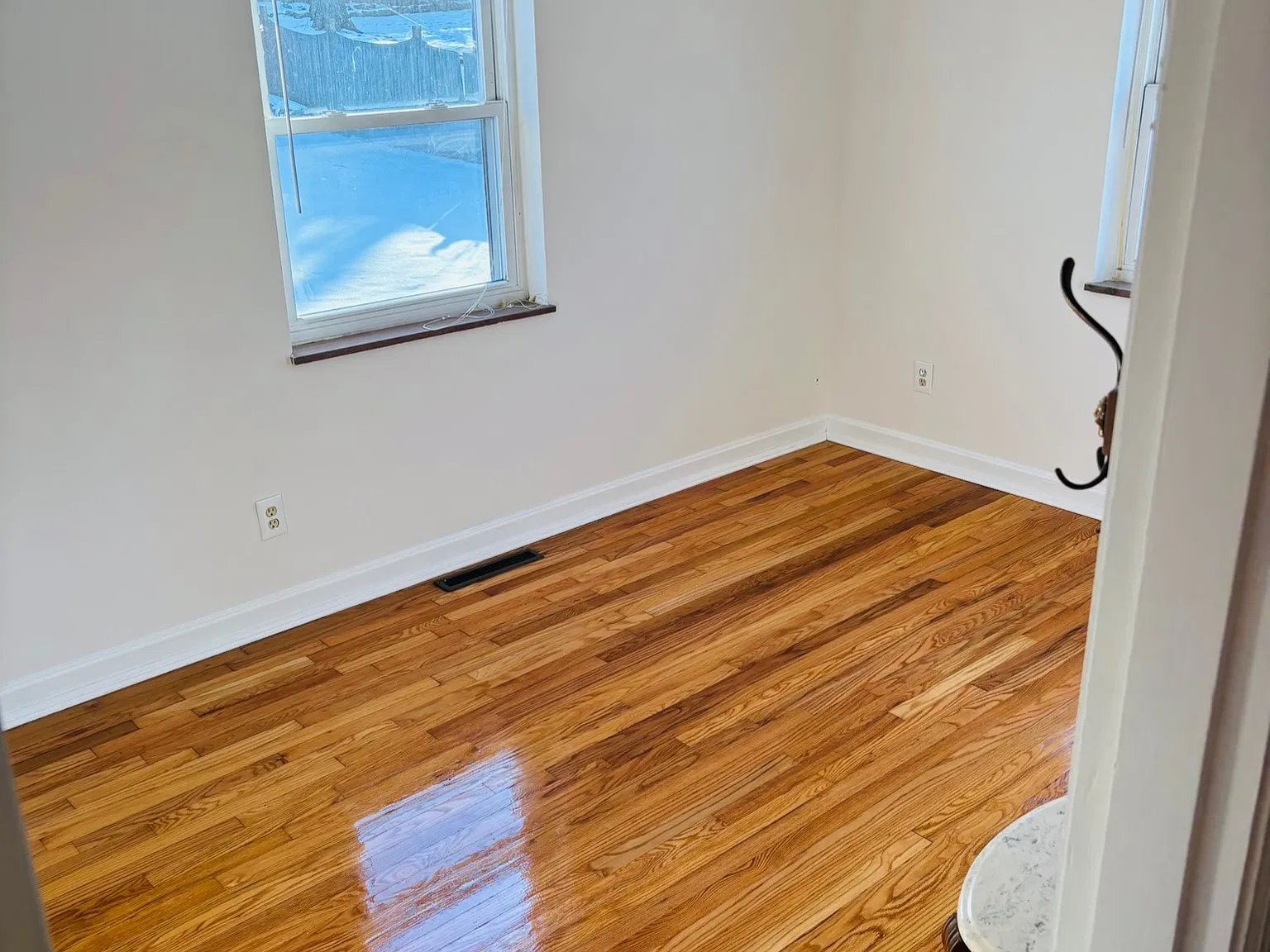 3 bed, 1316 sqft, $1,800 — Photo 2