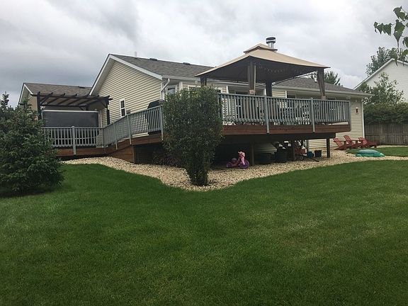 3rd image of 4470 Woodcliff Ln