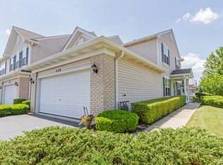 430 Windham Cove Dr #1, Crystal Lake, IL 60014