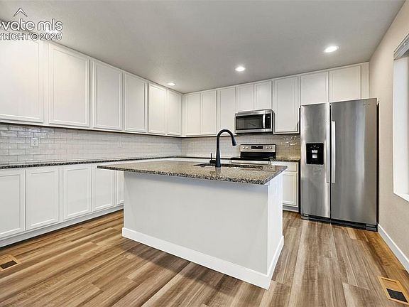 4th image of 10520 Horton Dr