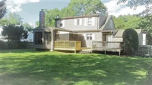 7 Lee Rd — Photo 2