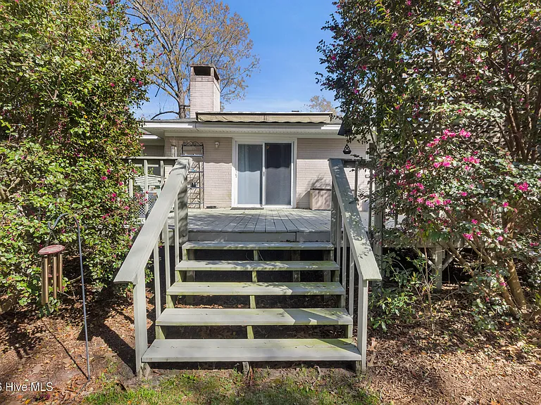 609 Edgehill Rd — Photo 41