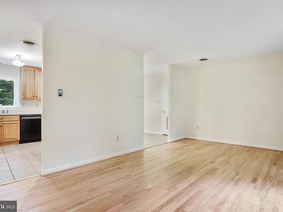 5th image of 21931 Martin Cir