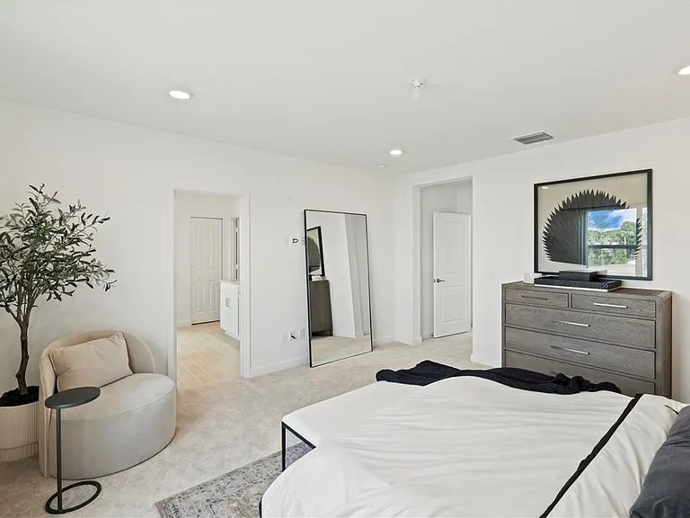22812 Caciano Rd — Photo 11