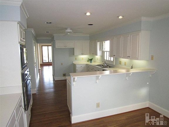 5th image of 11 W Henderson Street