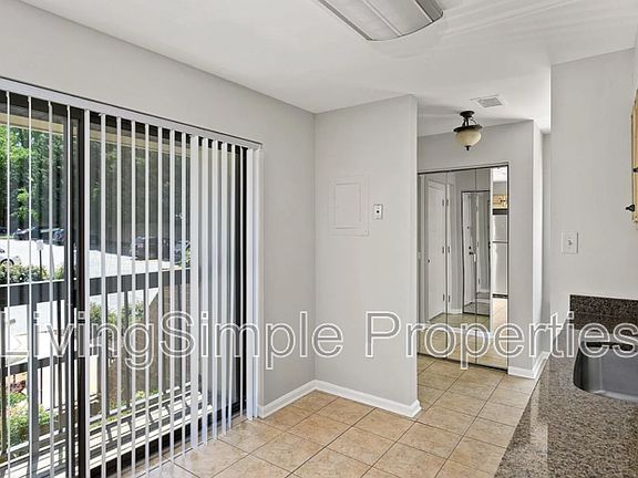 3rd image of 2 Dudley Ct #1