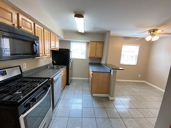 5th image of 1444-1466 Worthington St #1460