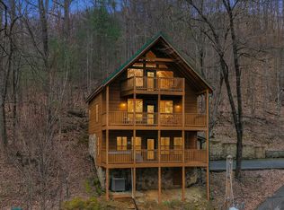 1739 Sky View Dr W, Sevierville, TN 37876