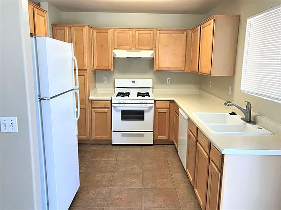3rd image of 8632 E Capri Ave
