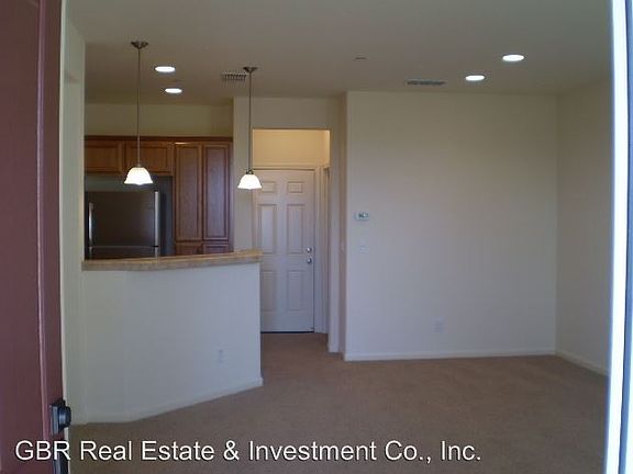 3rd image of 207 Blossom Rock Ln