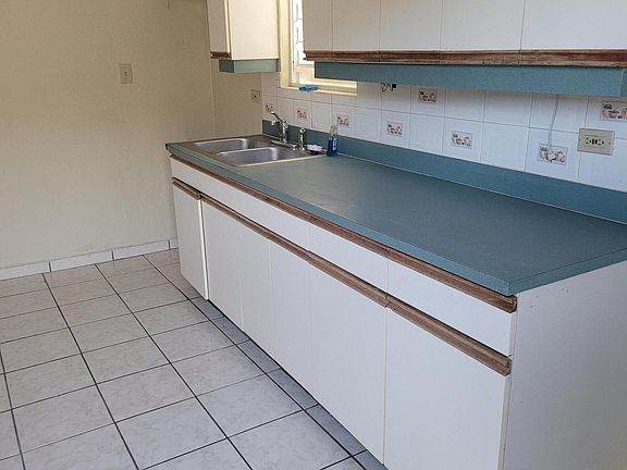 2nd image of 27 Clifton Hl #I