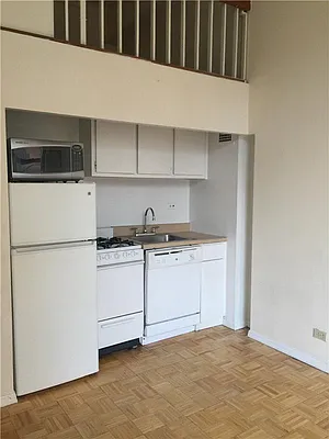 Rented by R New York | media 21