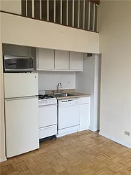 Rented by R New York