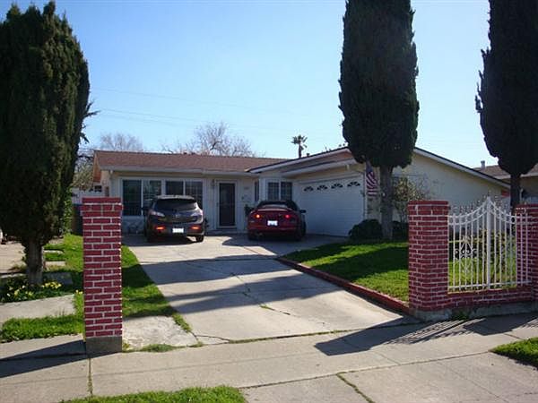 1st image of 1558 Scotty St
