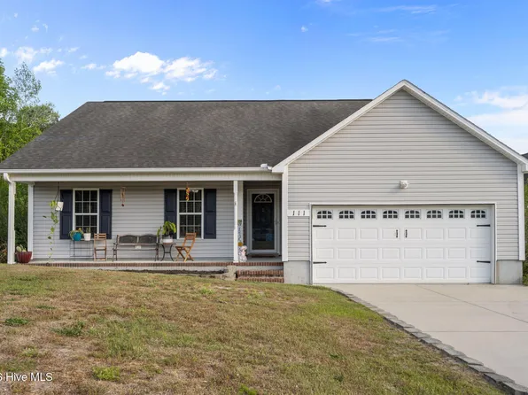 111 Farmgate Drive, Richlands, NC 28574