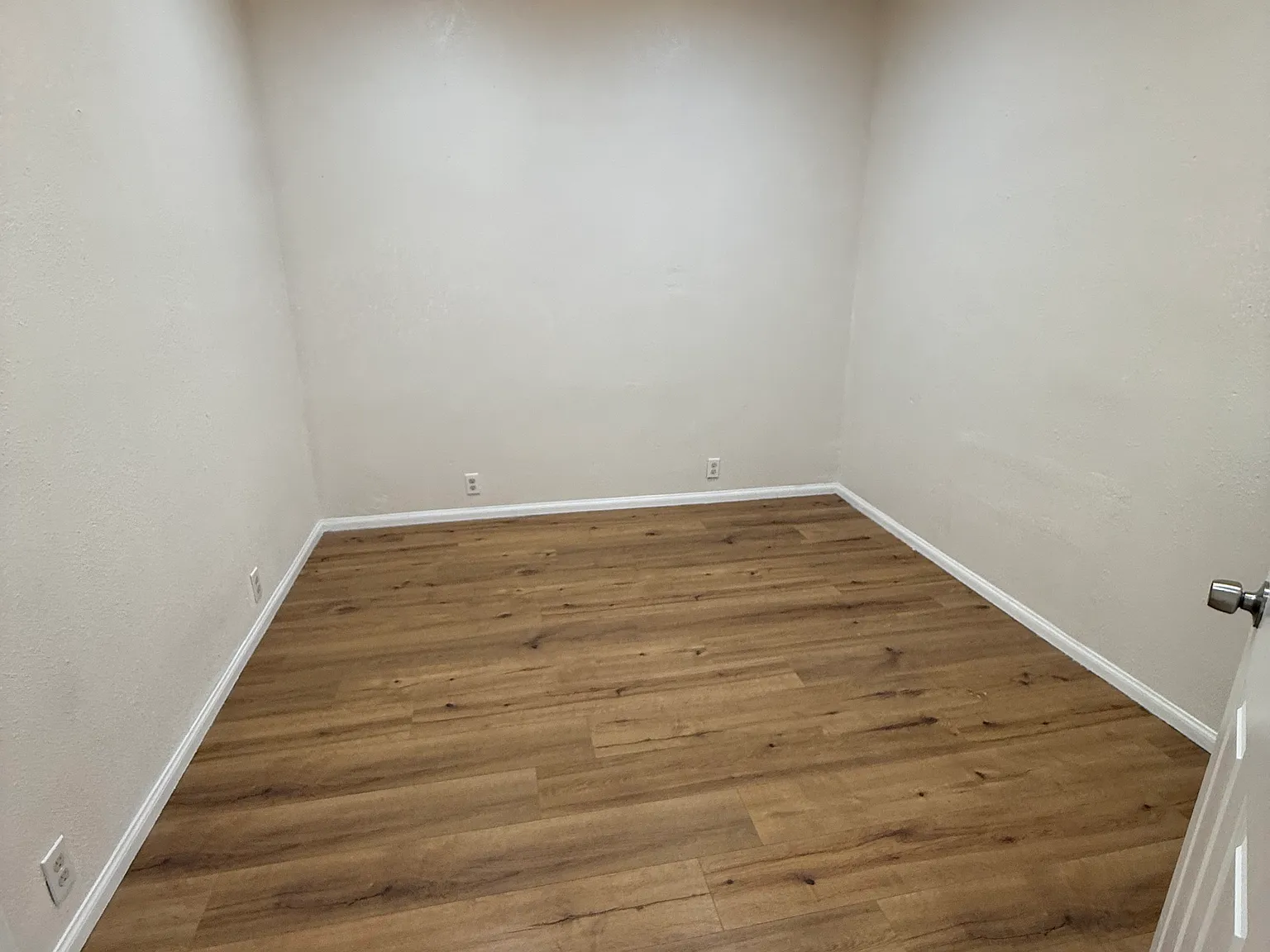 4 bed, 1160 sqft, $2,100 — Photo 4