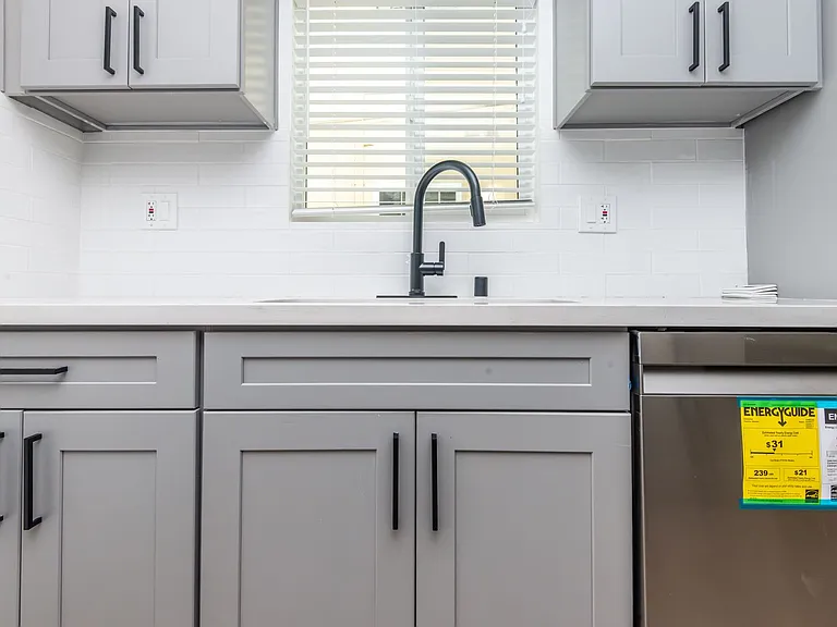 1303 Beryl Residences — Photo 9