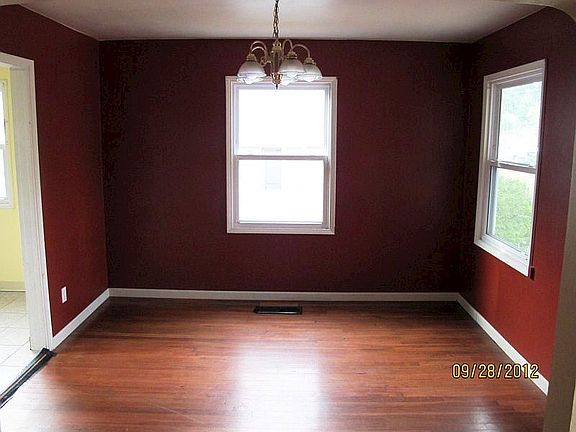 4th image of 1213 S Madison St