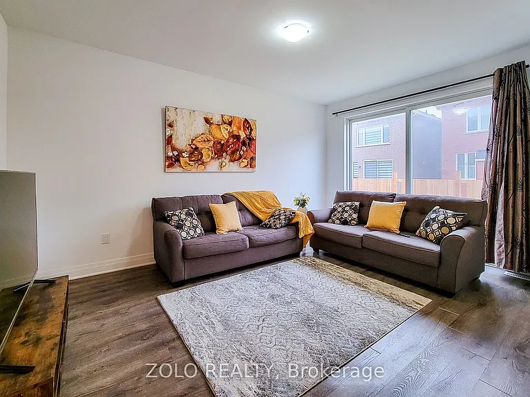 551 Bellflower Ct — Photo 6