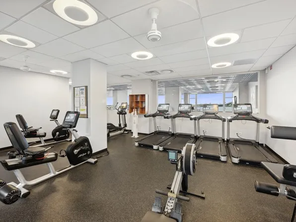 166-25 Powells Cove Boulevard image 29 of 40