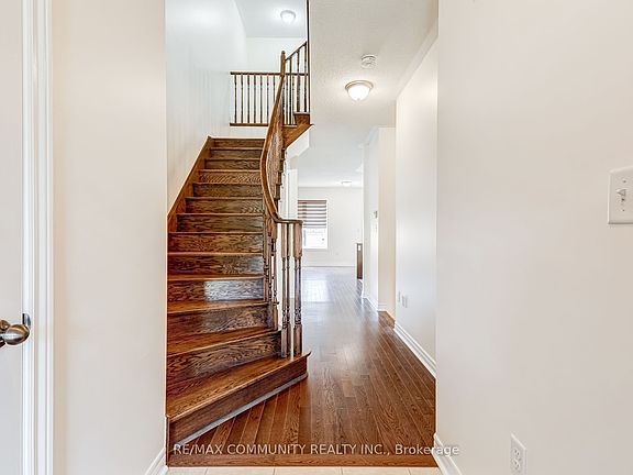 5th image of 66 Kempsford Cres