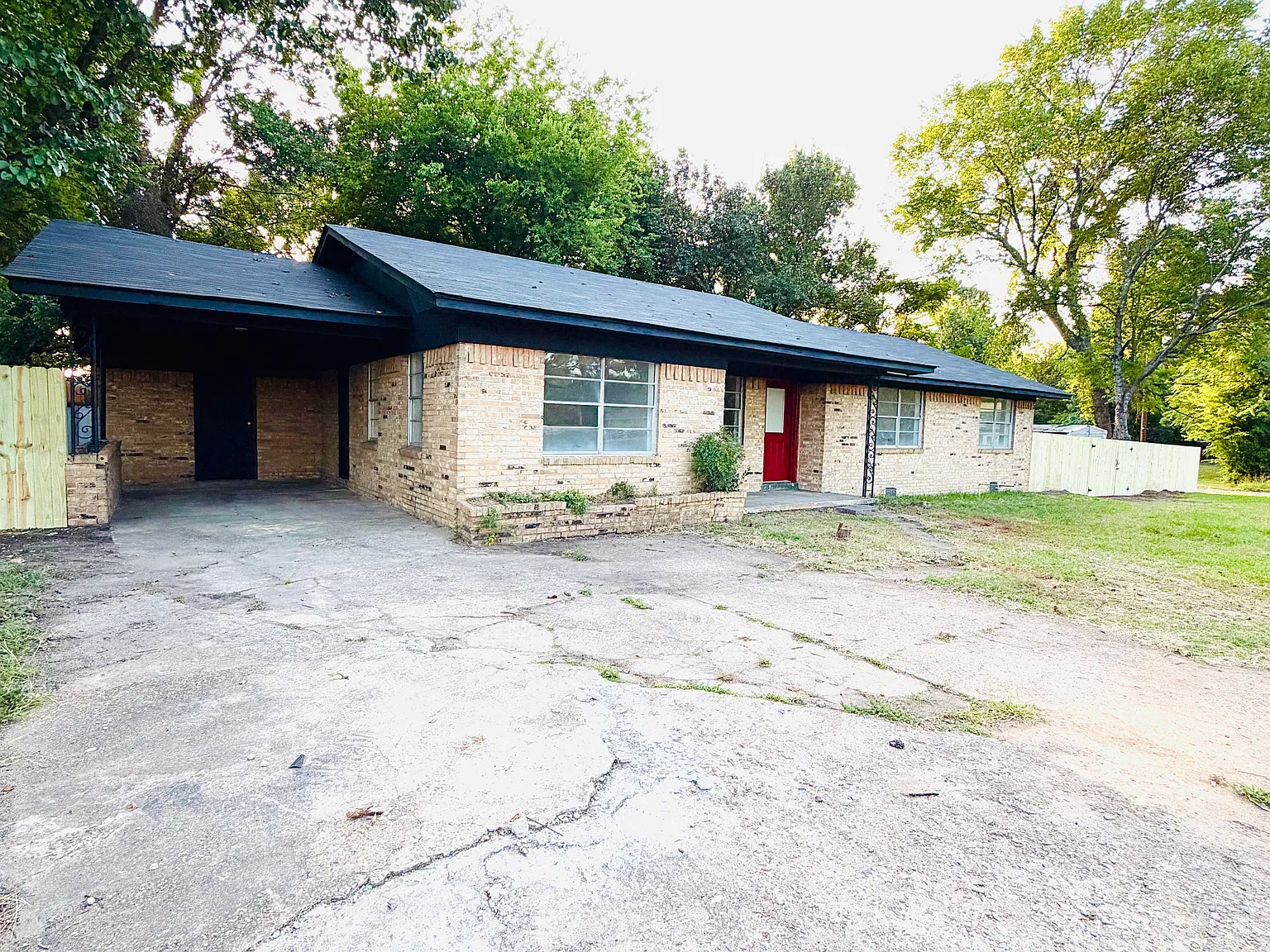 4 bed, 1564 sqft, $1,750 — Photo 2
