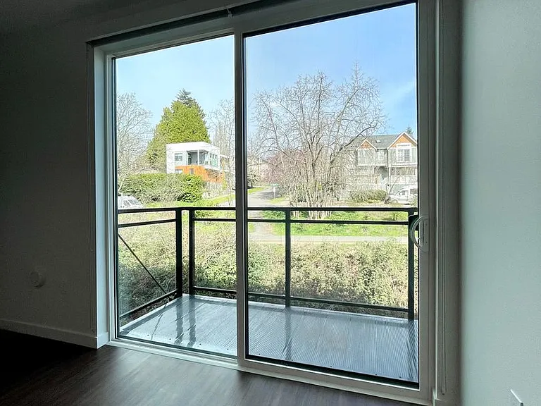 Spur Apartments — Photo 43