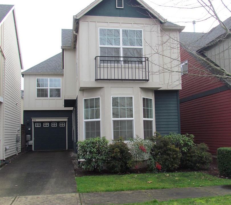 1st image of 910 SE Marinette Ave