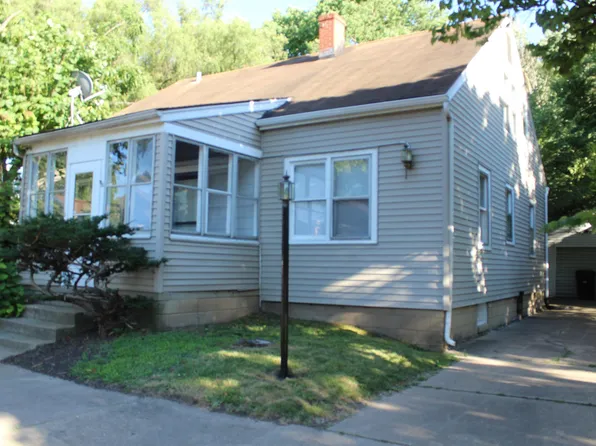 828 W Armstrong Ave, Peoria, IL 61606